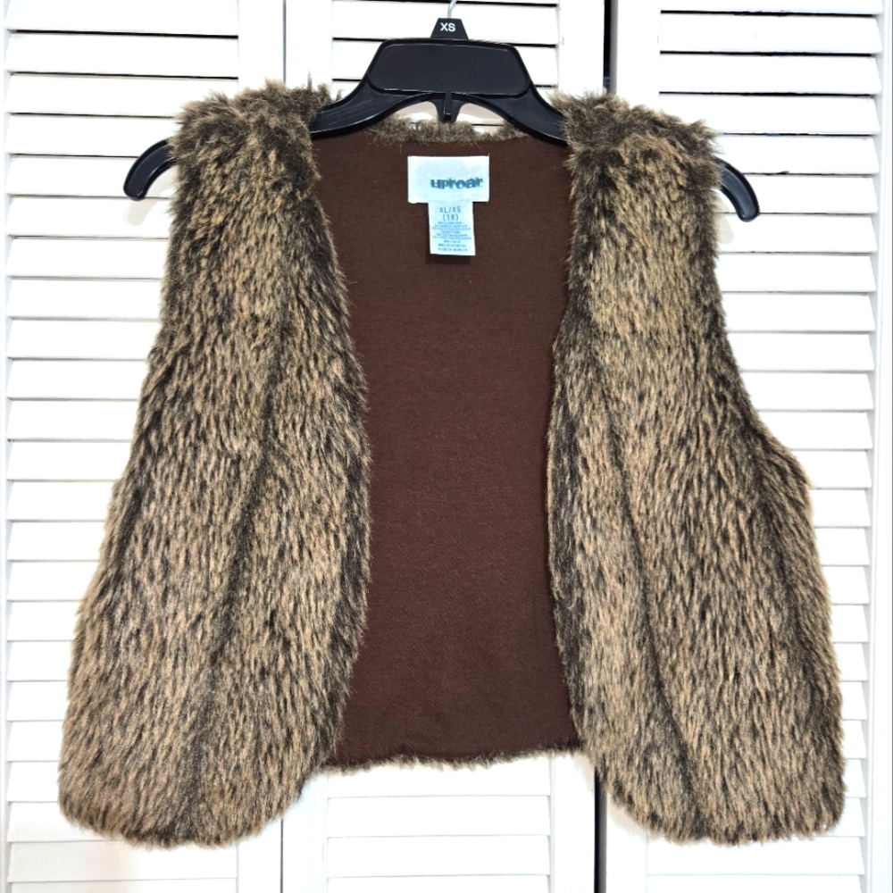 Uproar Girl's XL Faux Fur Vest